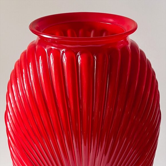 Vintage Anchor Hocking Red Glass Vase Art Deco Ribbed Draped Pleated 12.5” Tall - Picture 13 of 13